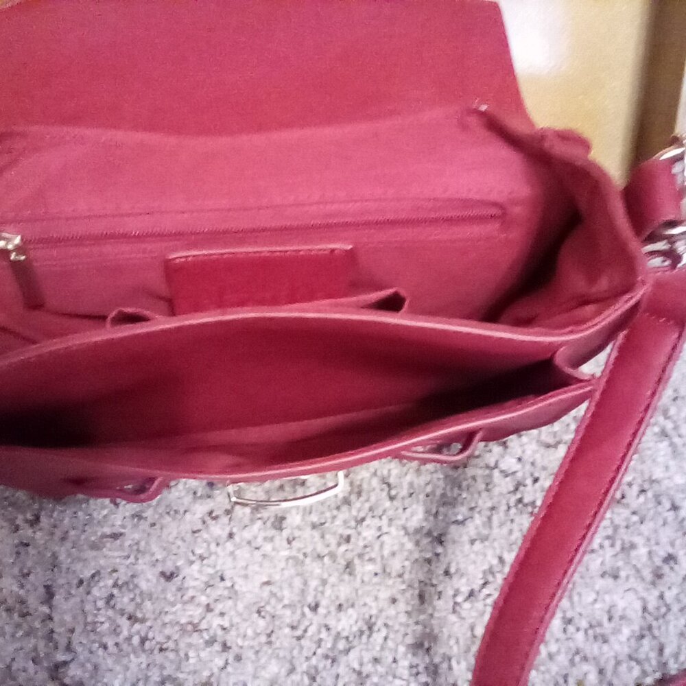 Cross body - Picture 7 of 7